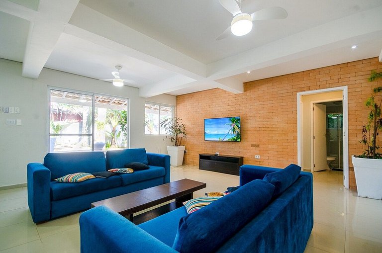 Linda Casa com piscina no Guarujá para 16 pessoas