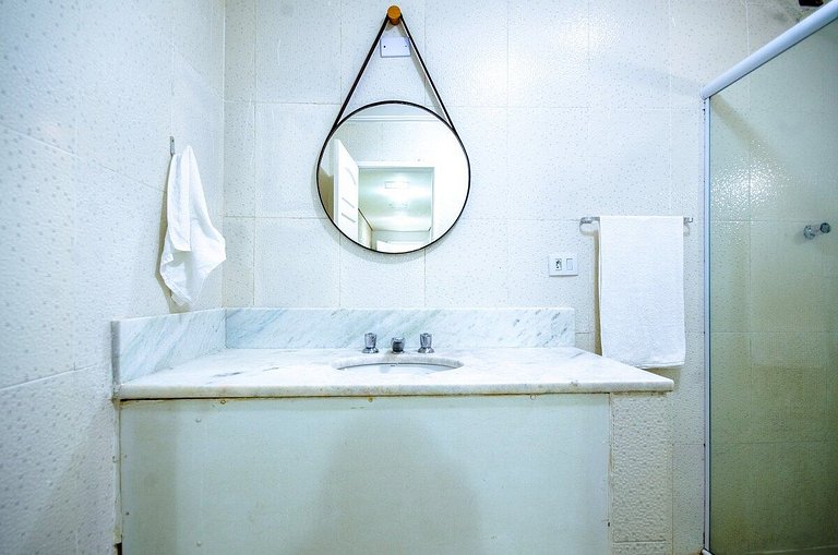 Linda Casa com piscina no Guarujá para 16 pessoas