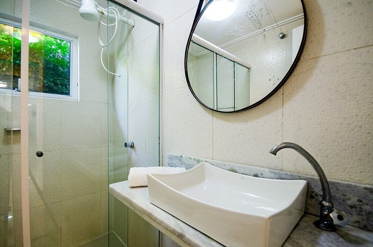 Linda Casa com piscina no Guarujá para 16 pessoas
