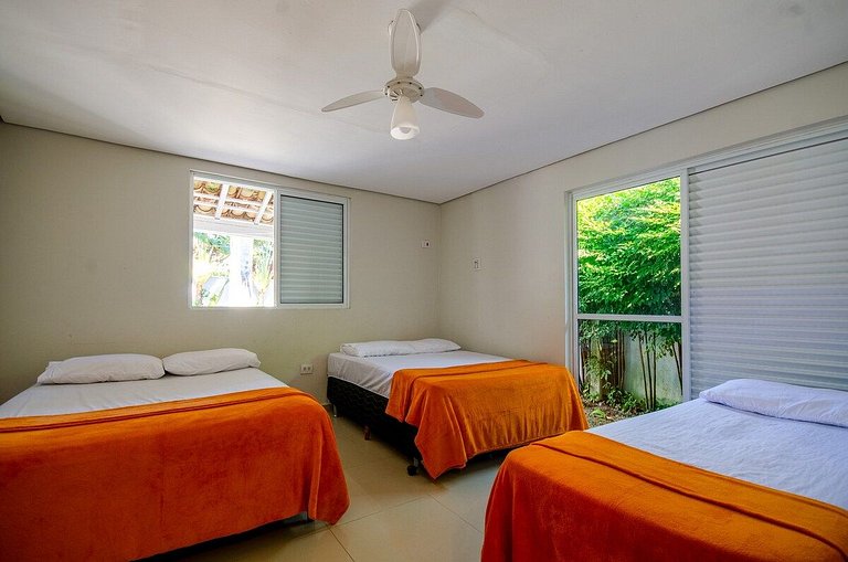 Linda Casa com piscina no Guarujá para 16 pessoas