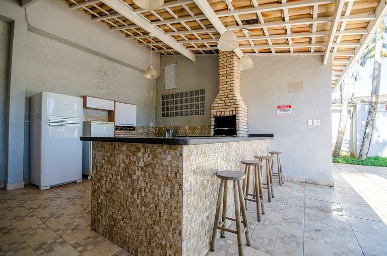 Linda Casa com piscina no Guarujá para 16 pessoas