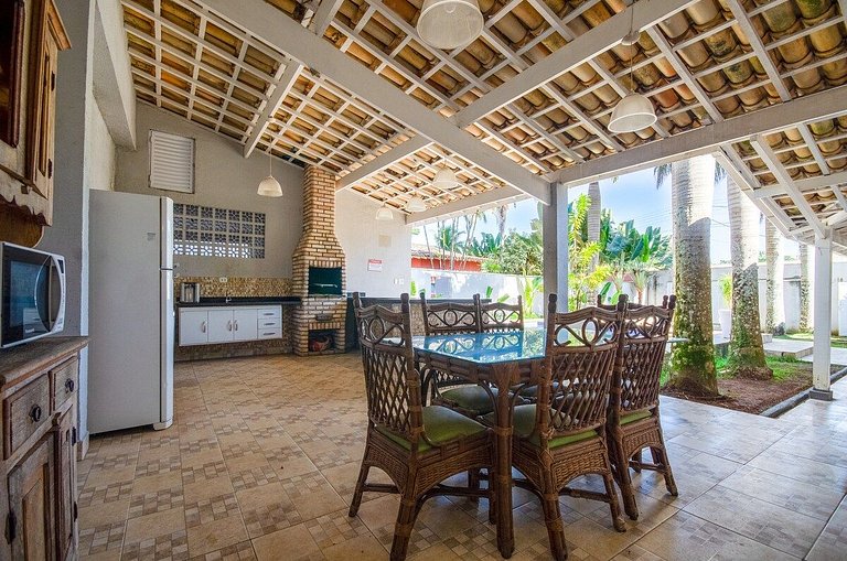 Linda Casa com piscina no Guarujá para 16 pessoas
