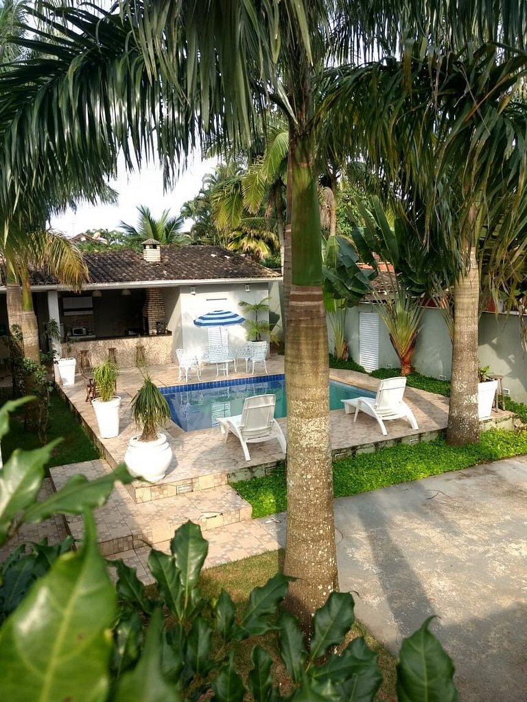 Linda Casa com piscina no Guarujá para 16 pessoas