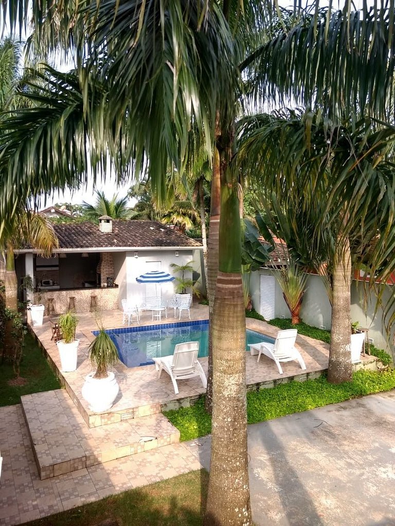 Linda Casa com piscina no Guarujá para 16 pessoas