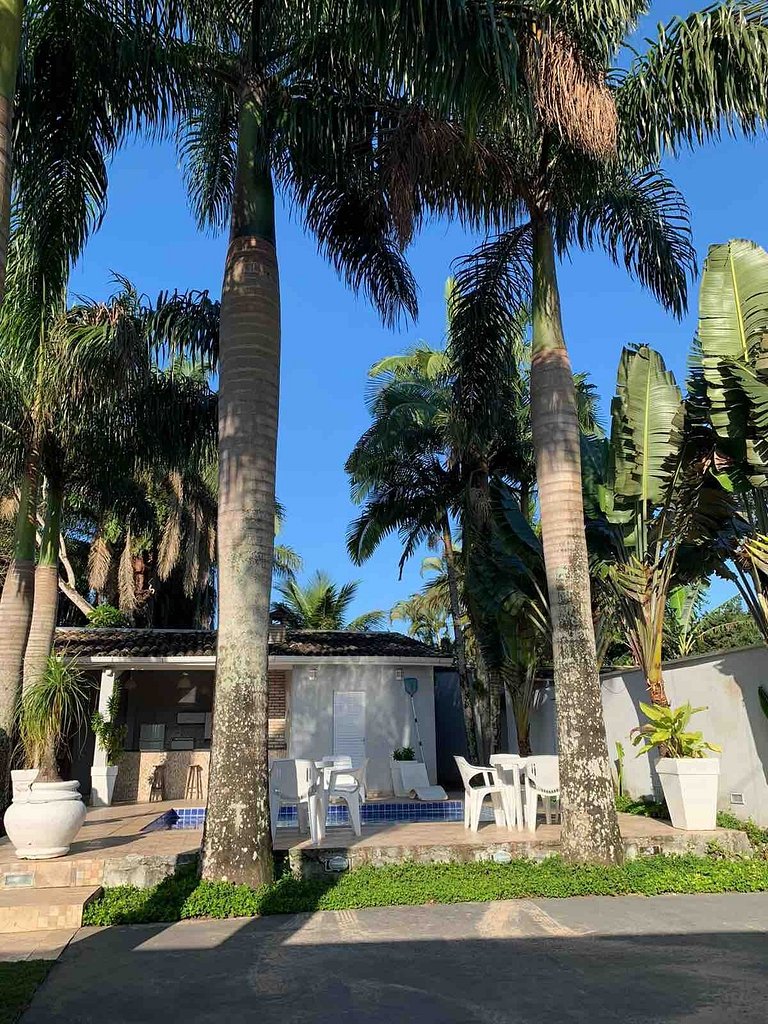Linda Casa com piscina no Guarujá para 16 pessoas