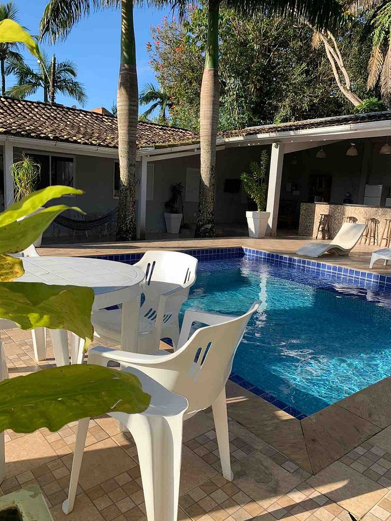 Linda Casa com piscina no Guarujá para 16 pessoas