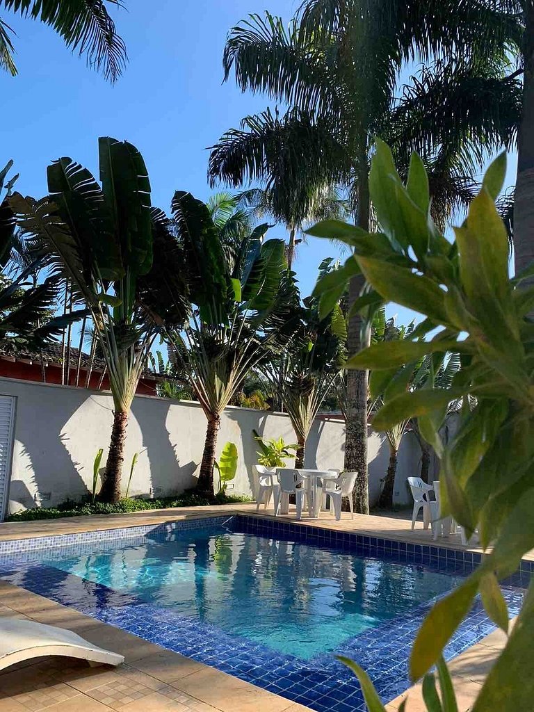 Linda Casa com piscina no Guarujá para 16 pessoas