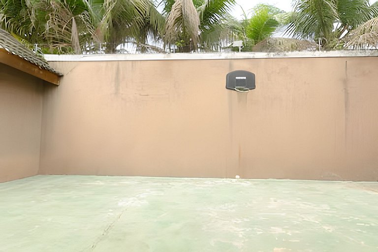 Mansão na Praia de Pernambuco - 30m do mar