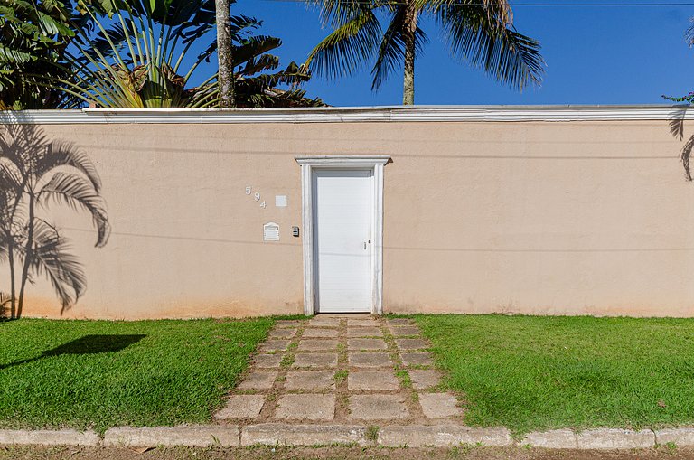 Mansão Pertinho da Praia de Pernambuco p/ 28 pessoas