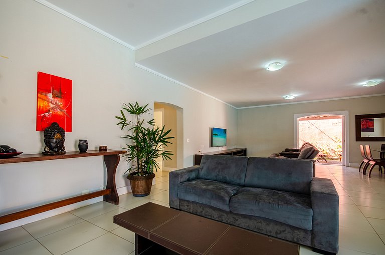 Mansão Pertinho da Praia de Pernambuco p/ 28 pessoas