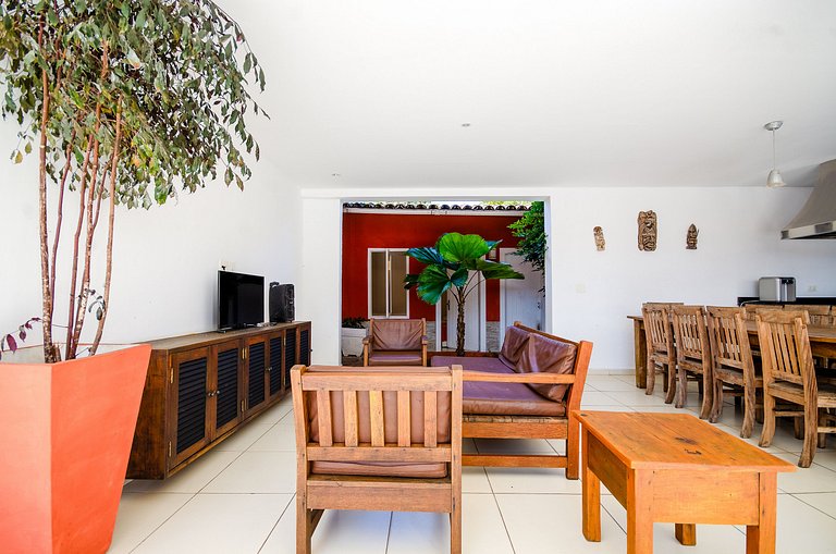 Mansão Pertinho da Praia de Pernambuco p/ 28 pessoas