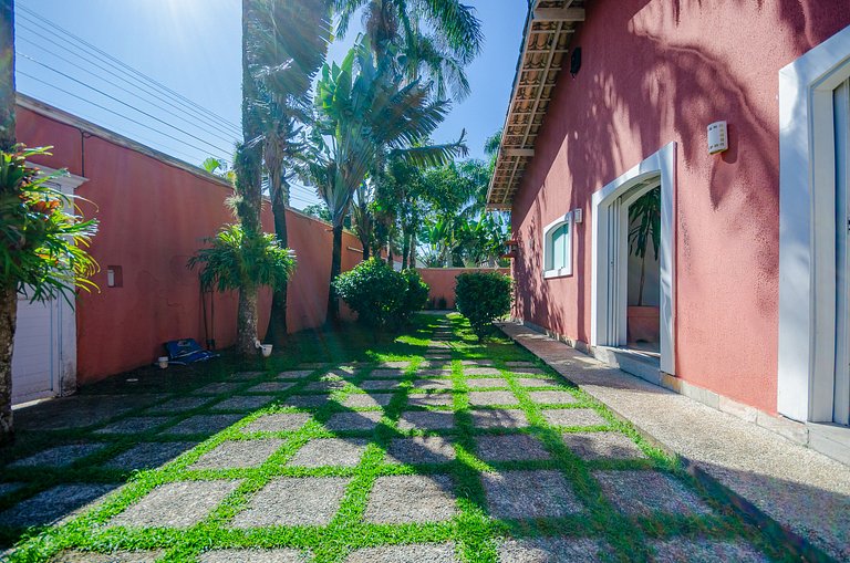 Mansão Pertinho da Praia de Pernambuco p/ 28 pessoas