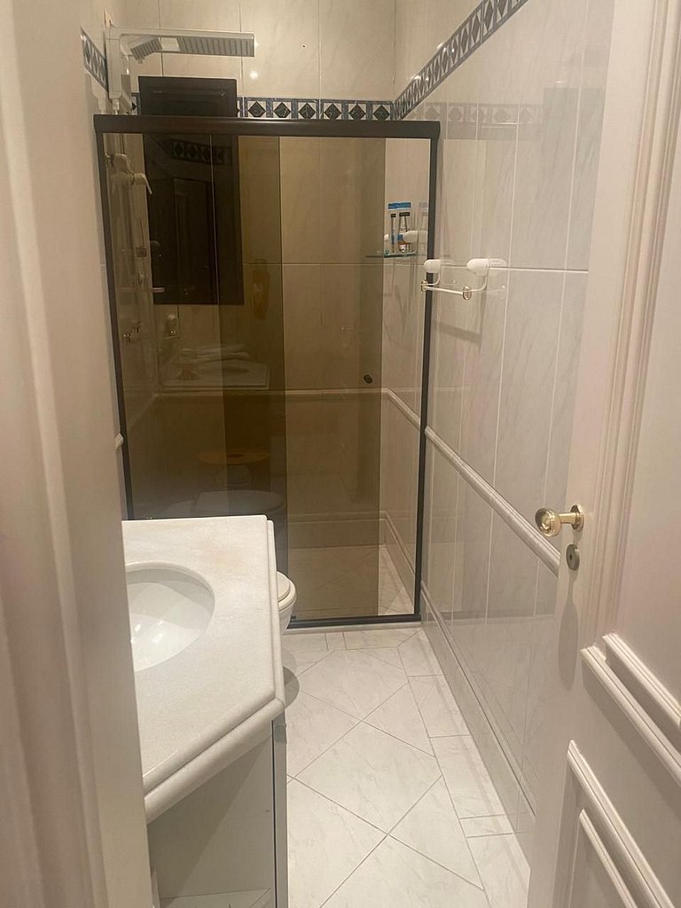 Cobertura Exclusiva com Piscina Privativa e Vista para o Mar
