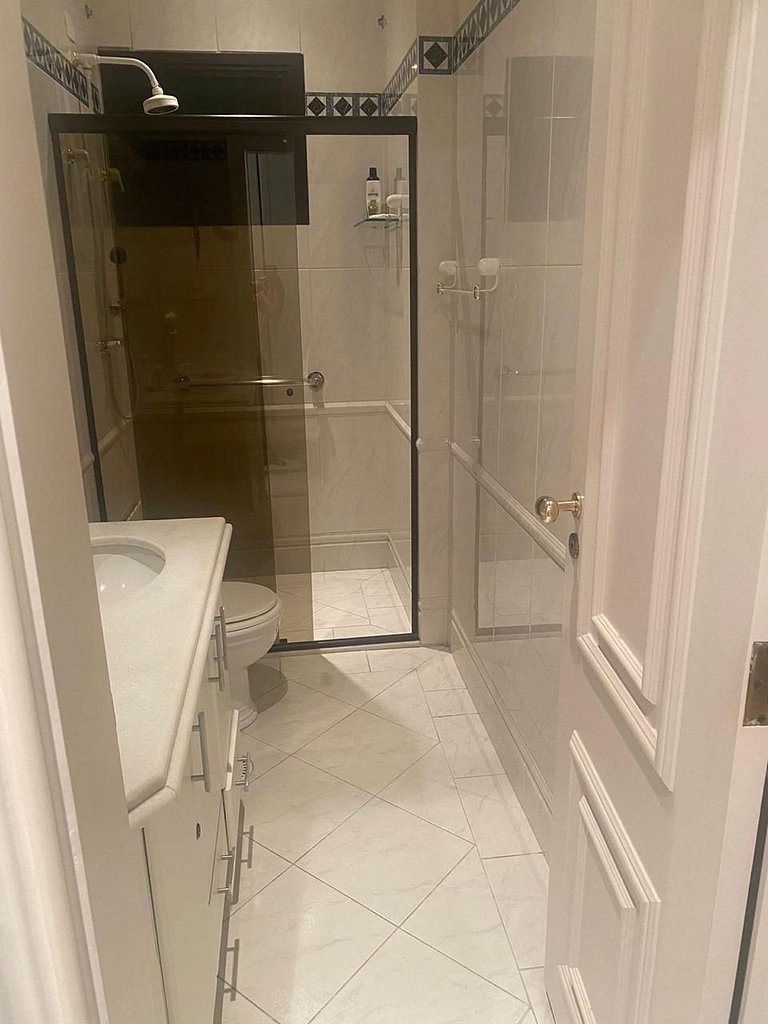 Cobertura Exclusiva com Piscina Privativa e Vista para o Mar