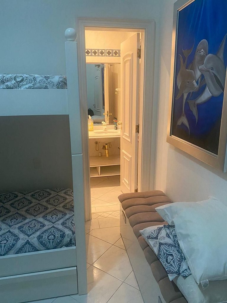 Cobertura Exclusiva com Piscina Privativa e Vista para o Mar