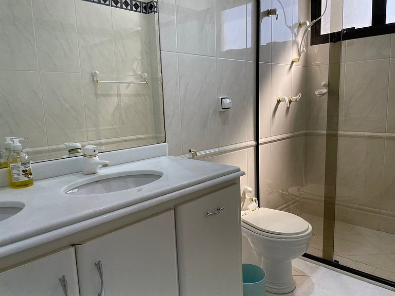 Cobertura Exclusiva com Piscina Privativa e Vista para o Mar