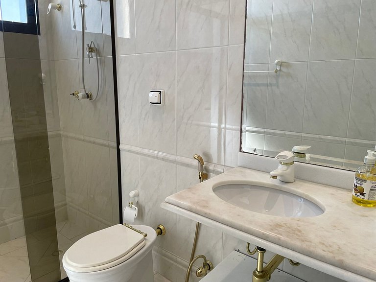 Cobertura Exclusiva com Piscina Privativa e Vista para o Mar