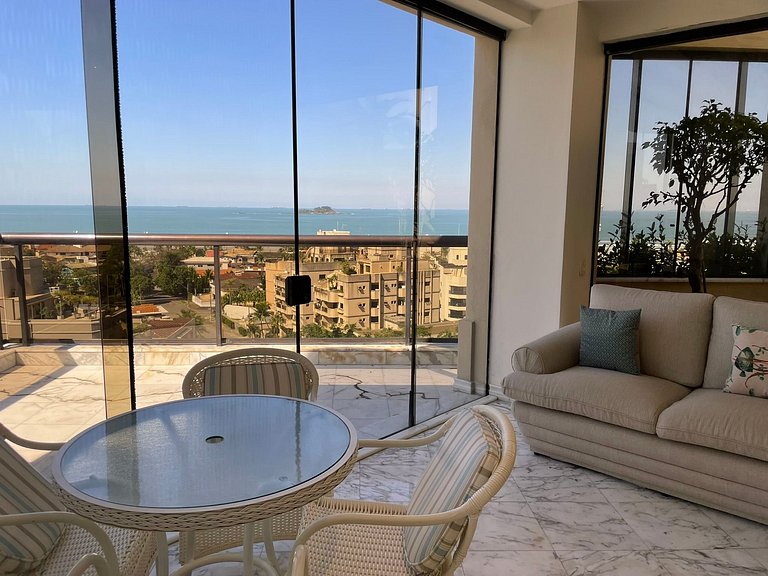 Cobertura Exclusiva com Piscina Privativa e Vista para o Mar