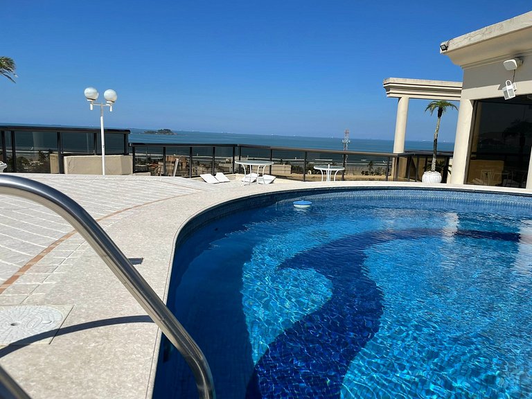 Cobertura Exclusiva com Piscina Privativa e Vista para o Mar