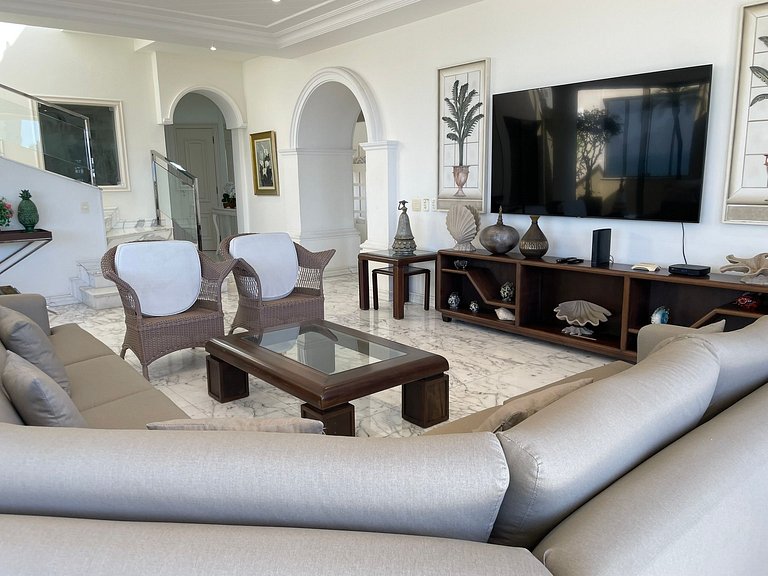 Cobertura Exclusiva com Piscina Privativa e Vista para o Mar