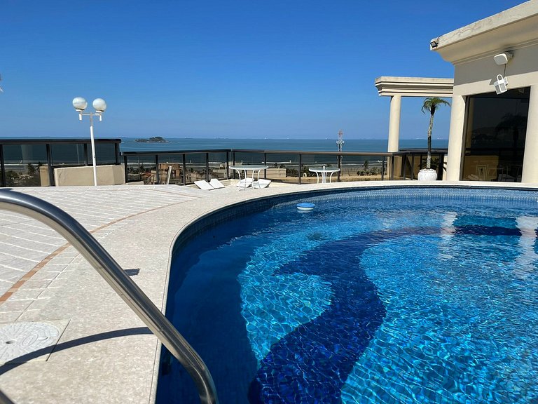 Cobertura Exclusiva com Piscina Privativa e Vista para o Mar
