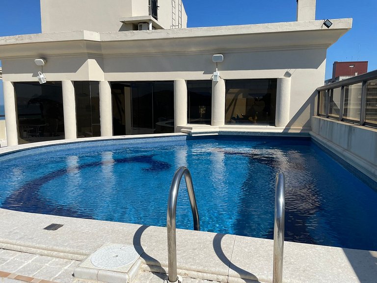 Cobertura Exclusiva com Piscina Privativa e Vista para o Mar